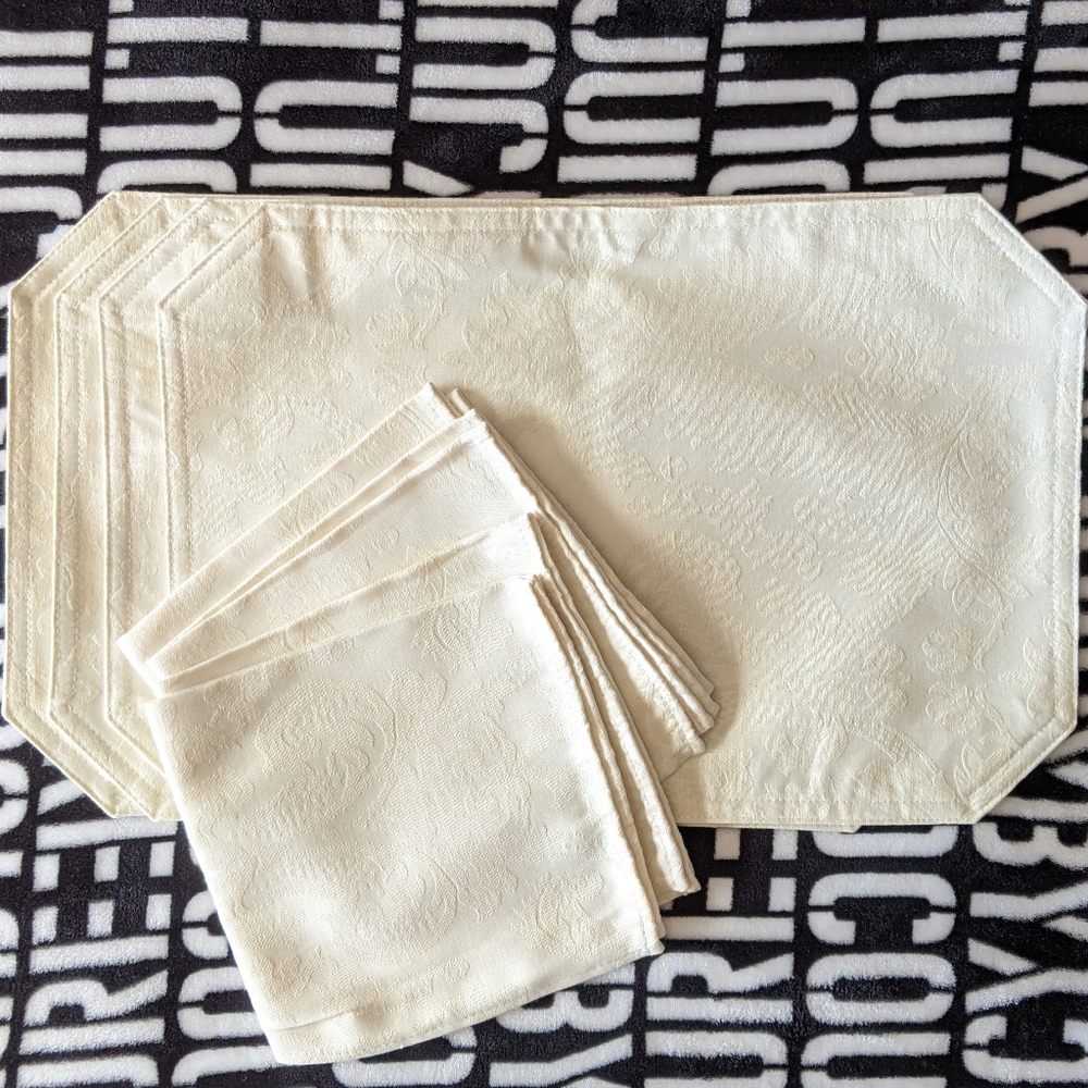 Jacquard Placemats and napkins set